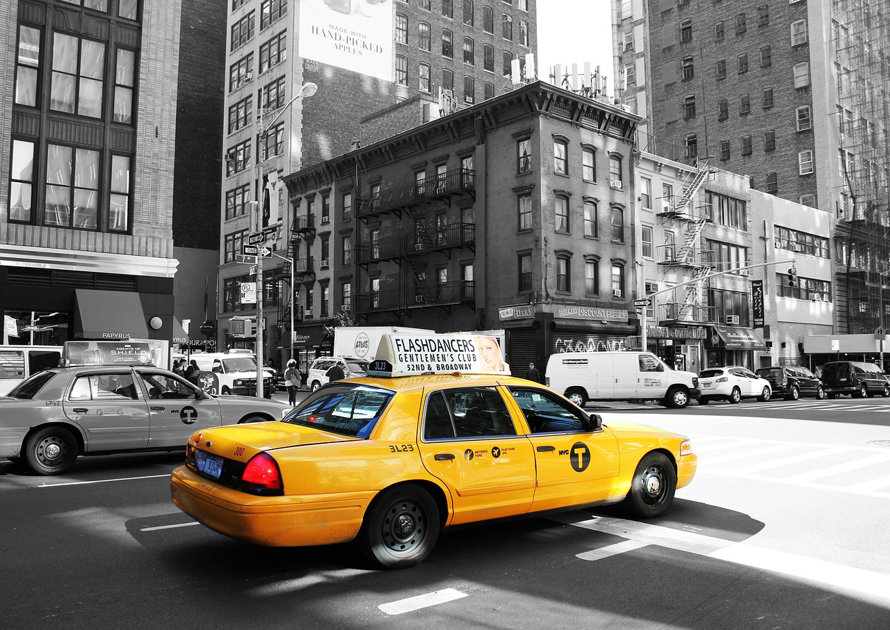 タクシー運転手になるにはどのようなステップが必要ですか？