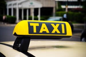 タクシー運転手の仕事の注意点は何ですか？